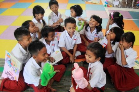 Sekolah Tanpa Kelas & Tanpa PR: Setelah 1 Tahun Dicoba di 50 SD Negeri, Apakah Anak Kita Lebih Pintar atau Malah Kacau?